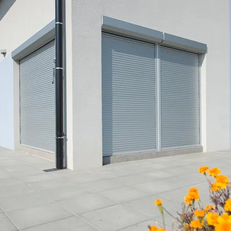 Rulouri exterioare din aluminiu – protecție și confort